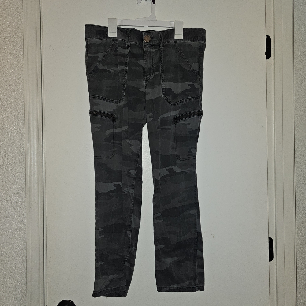 Democracy "Ab" Technology Camouflage Cargo Pants Size 10 Petite